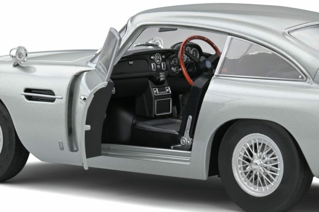 Review of Solido 1:18 Aston Martin DB5