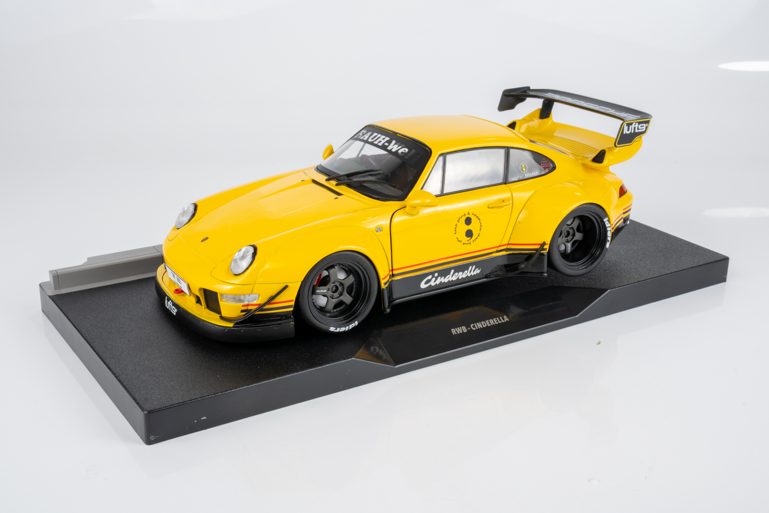 Solido 1:18 Porsche 911 (993) RWB Cinderella 2020 Yellow (S1808507) Diecast Model 4 Solido 1:18 Porsche 911 (993) RWB Cinderella 2020 Yellow (S1808507) Diecast Model - Image 4