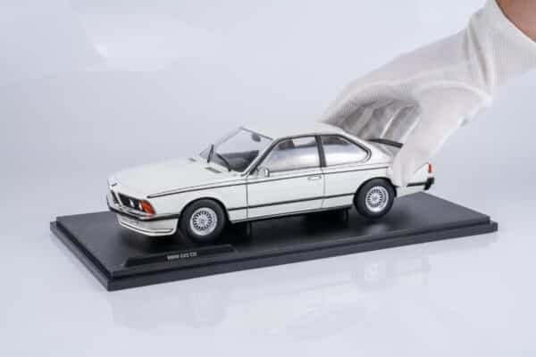 Solido 1:18 BMW 635 CSI (E24) Hartge White 1984 (S1810304) Diecast Model 8 Solido 1:18 BMW 635 CSI (E24) Hartge White 1984 (S1810304) Diecast Model