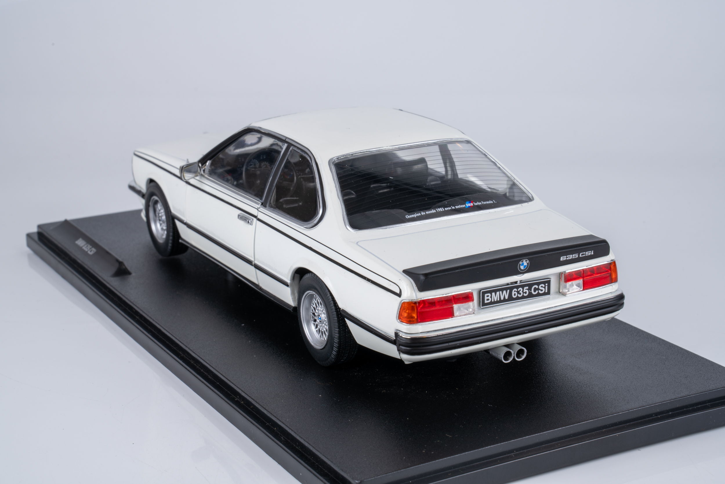 Solido 1:18 BMW 635 CSI (E24) Hartge White 1984 (S1810304) Diecast Model 6 Solido 1:18 BMW 635 CSI (E24) Hartge White 1984 (S1810304) Diecast Model - Image 6