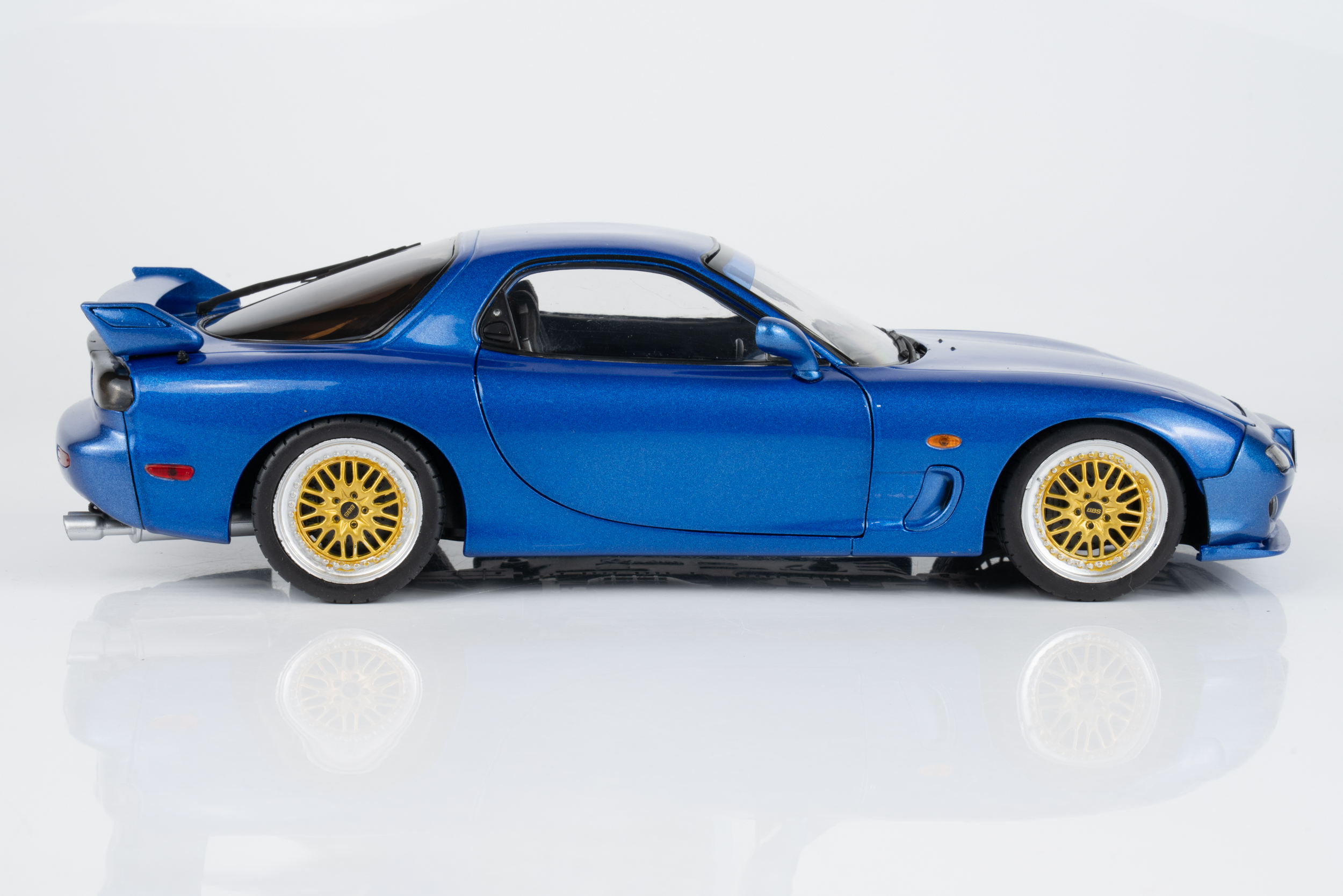 Solido 1:18 Mazda RX7 FD3RS Innocent Blue Mica 1999 (S1810611) Diecast Model 8 Solido 1:18 Mazda RX7 FD3RS Innocent Blue Mica 1999 (S1810611) Diecast Model - Image 8