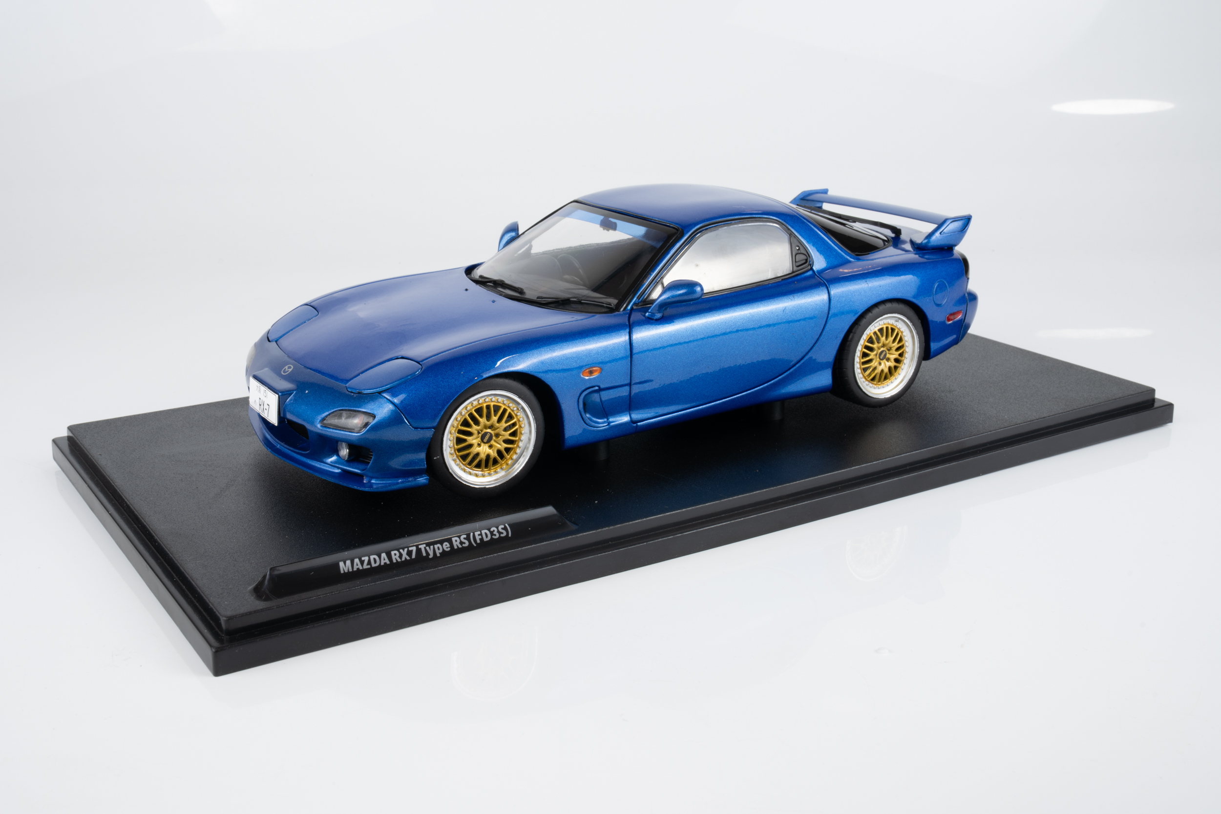 Solido 1:18 Mazda RX7 FD3RS Innocent Blue Mica 1999 (S1810611) Diecast Model 4 Solido 1:18 Mazda RX7 FD3RS Innocent Blue Mica 1999 (S1810611) Diecast Model - Image 4