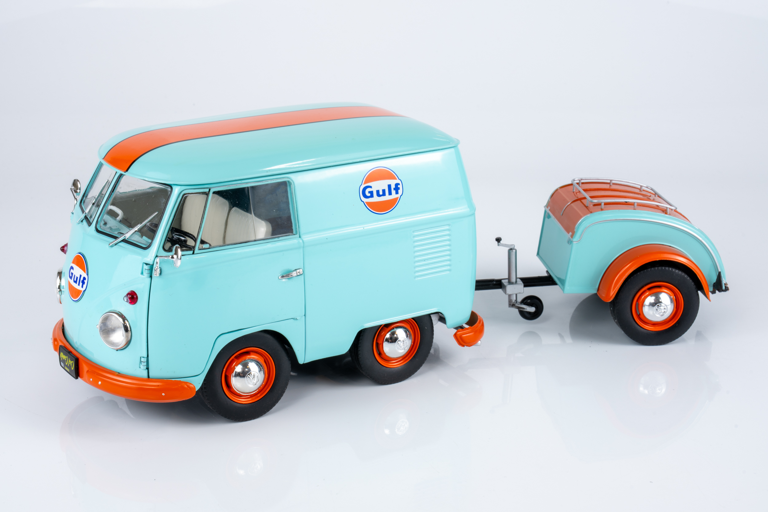 Solido 1:18 Volkswagen T1 Kool Kombi Gulf Livery 2024 (S1810908) Diecast Model 4 Solido 1:18 Volkswagen T1 Kool Kombi Gulf Livery 2024 (S1810908) Diecast Model - Image 4