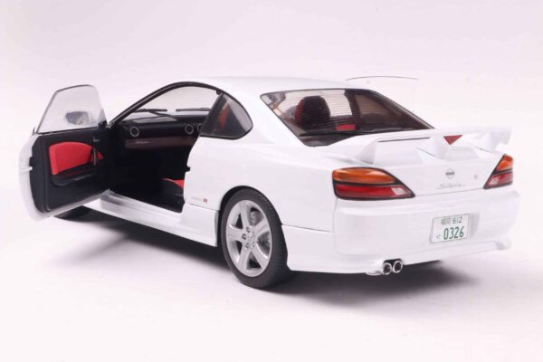 Solido - 1:18 Nissan Silvia S15 SPEC-R Aero Aspen White 1999 - Diecast Model 12 Solido - 1:18 Nissan Silvia S15 SPEC-R Aero Aspen White 1999 - Diecast Model
