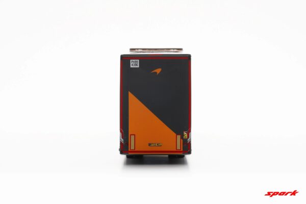 Spark - 1:43 Mercedes Actros F1 Team Transporter McLaren - Resin Model 9 Spark - 1:43 Mercedes Actros F1 Team Transporter McLaren - Resin Model