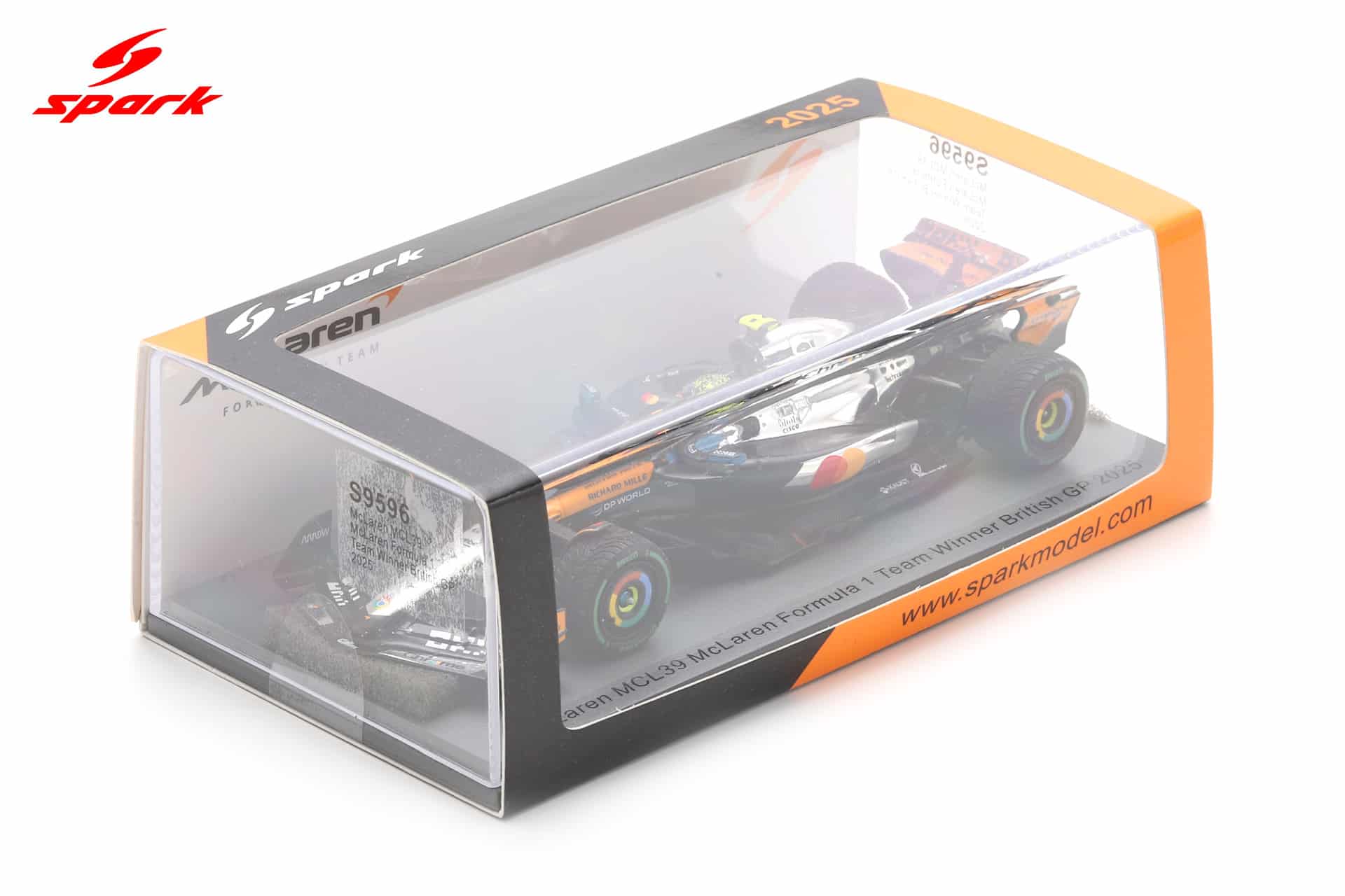 Spark 1:43 McLaren MCL39 No.4 Lando Norris Winner British GP 2025 with Pitboard (S9596) Resin Model 2 Spark 1:43 McLaren MCL39 No.4 Lando Norris Winner British GP 2025 with Pitboard (S9596) Resin Model - Image 2