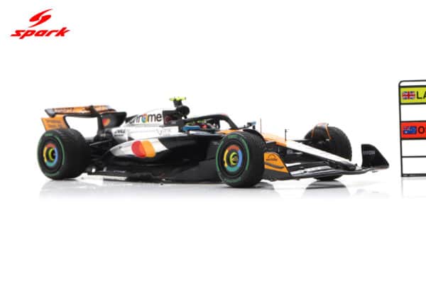 Spark 1:43 McLaren MCL39 No.4 Lando Norris Winner British GP 2025 with Pitboard (S9596) Resin Model 18 Spark 1:43 McLaren MCL39 No.4 Lando Norris Winner British GP 2025 with Pitboard (S9596) Resin Model
