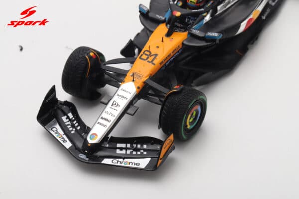 Spark 1:43 McLaren MCL39 No.81 Oscar Piastri 2nd British GP 2025 with Pitboard (S9597) Resin Model 17 Spark 1:43 McLaren MCL39 No.81 Oscar Piastri 2nd British GP 2025 with Pitboard (S9597) Resin Model