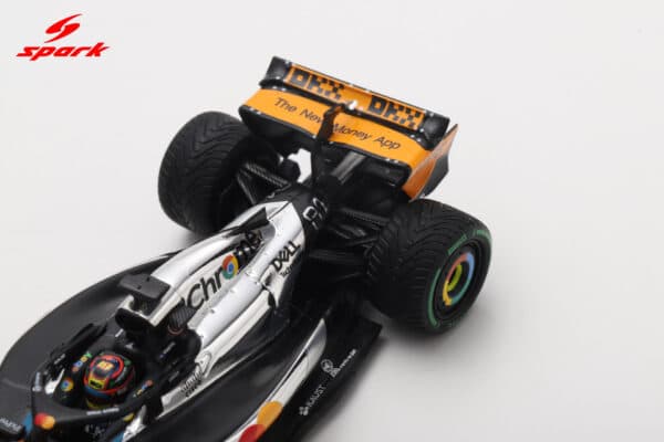 Spark 1:43 McLaren MCL39 No.81 Oscar Piastri 2nd British GP 2025 with Pitboard (S9597) Resin Model 18 Spark 1:43 McLaren MCL39 No.81 Oscar Piastri 2nd British GP 2025 with Pitboard (S9597) Resin Model