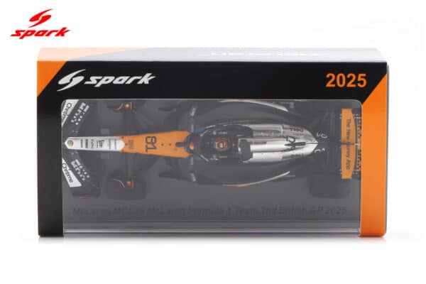 Spark 1:43 McLaren MCL39 No.81 Oscar Piastri 2nd British GP 2025 with Pitboard (S9597) Resin Model 14 Spark 1:43 McLaren MCL39 No.81 Oscar Piastri 2nd British GP 2025 with Pitboard (S9597) Resin Model