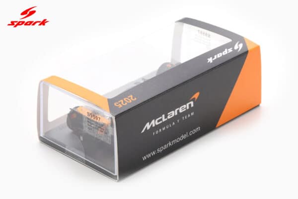 Spark 1:43 McLaren MCL39 No.81 Oscar Piastri 2nd British GP 2025 with Pitboard (S9597) Resin Model 13 Spark 1:43 McLaren MCL39 No.81 Oscar Piastri 2nd British GP 2025 with Pitboard (S9597) Resin Model