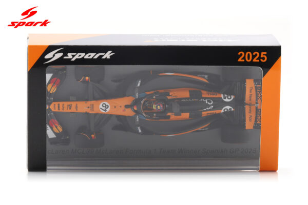 Spark 1:43 McLaren MCL39 No.81 Oscar Piastri Winner Spanish GP 2025 (S9621) Resin Model 15 Spark 1:43 McLaren MCL39 No.81 Oscar Piastri Winner Spanish GP 2025 (S9621) Resin Model