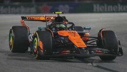 Spark - 1:43 McLaren MCL39 No.4 Winner Brazilian GP 2025 Lando Norris (with number board) - Resin Model