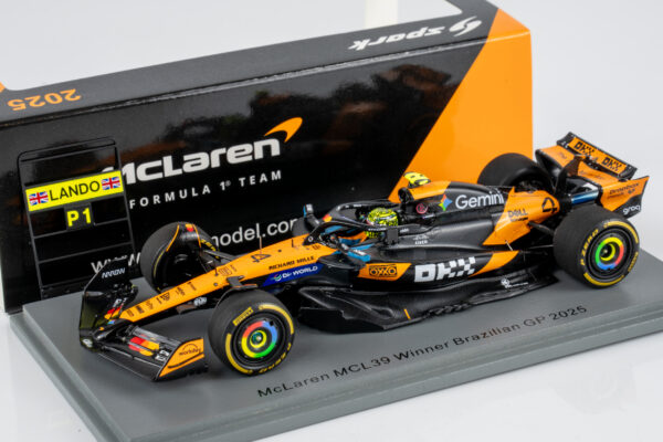Spark 1:43 McLaren MCL39 No.4 Lando Norris Winner Brazilian GP 2025 (S9675) Resin Model with Pitboard