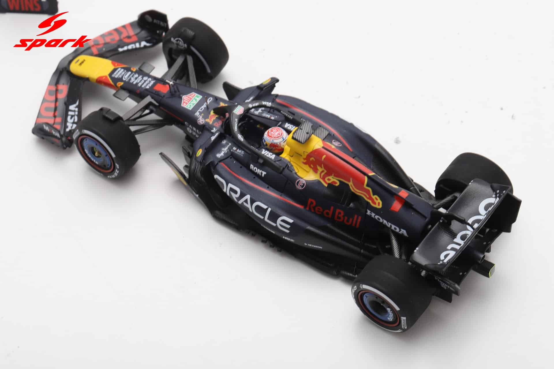 Spark 1:43 Red Bull Racing RB21 No.1 Max Verstappen Winner Abu Dhabi GP 2025 (S9677) Resin Model 6 Spark 1:43 Red Bull Racing RB21 No.1 Max Verstappen Winner Abu Dhabi GP 2025 (S9677) Resin Model - Image 6