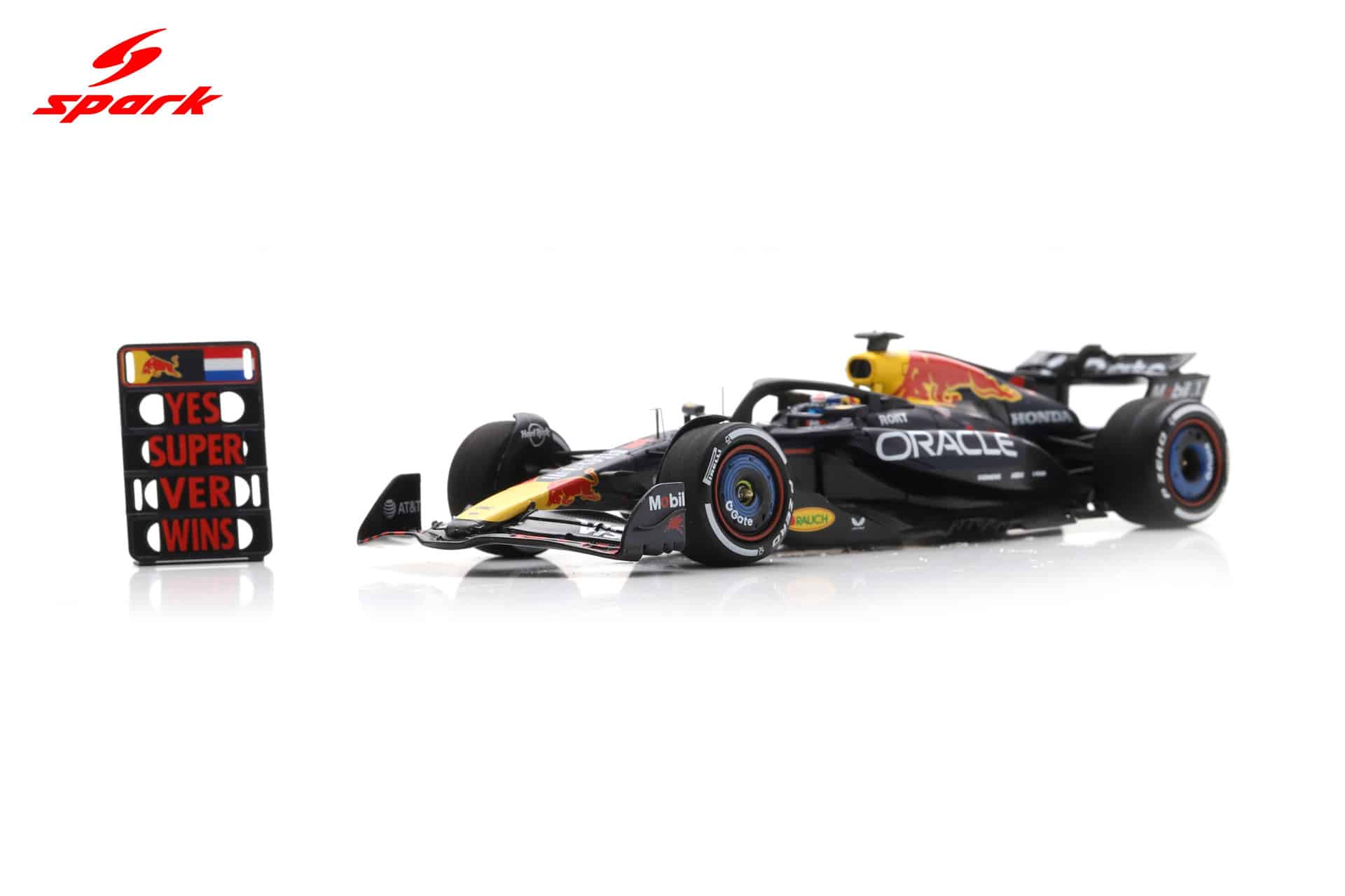 Spark 1:43 Red Bull Racing RB21 No.1 Max Verstappen Winner Abu Dhabi GP 2025 (S9677) Resin Model 7 Spark 1:43 Red Bull Racing RB21 No.1 Max Verstappen Winner Abu Dhabi GP 2025 (S9677) Resin Model - Image 7