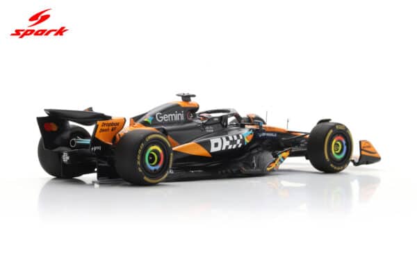 Spark 1:43 McLaren MCL39 No.81 Oscar Piastri 2nd Abu Dhabi GP 2025 (S9679) Resin Model 20 Spark 1:43 McLaren MCL39 No.81 Oscar Piastri 2nd Abu Dhabi GP 2025 (S9679) Resin Model