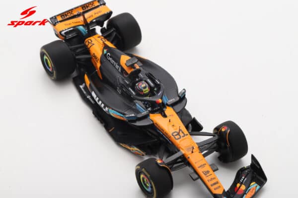 Spark 1:43 McLaren MCL39 No.81 Oscar Piastri 2nd Abu Dhabi GP 2025 (S9679) Resin Model 17 Spark 1:43 McLaren MCL39 No.81 Oscar Piastri 2nd Abu Dhabi GP 2025 (S9679) Resin Model