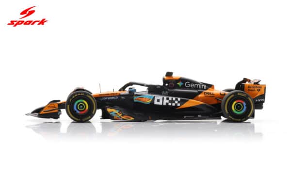 Spark 1:43 McLaren MCL39 No.81 Oscar Piastri 2nd Abu Dhabi GP 2025 (S9679) Resin Model 23 Spark 1:43 McLaren MCL39 No.81 Oscar Piastri 2nd Abu Dhabi GP 2025 (S9679) Resin Model
