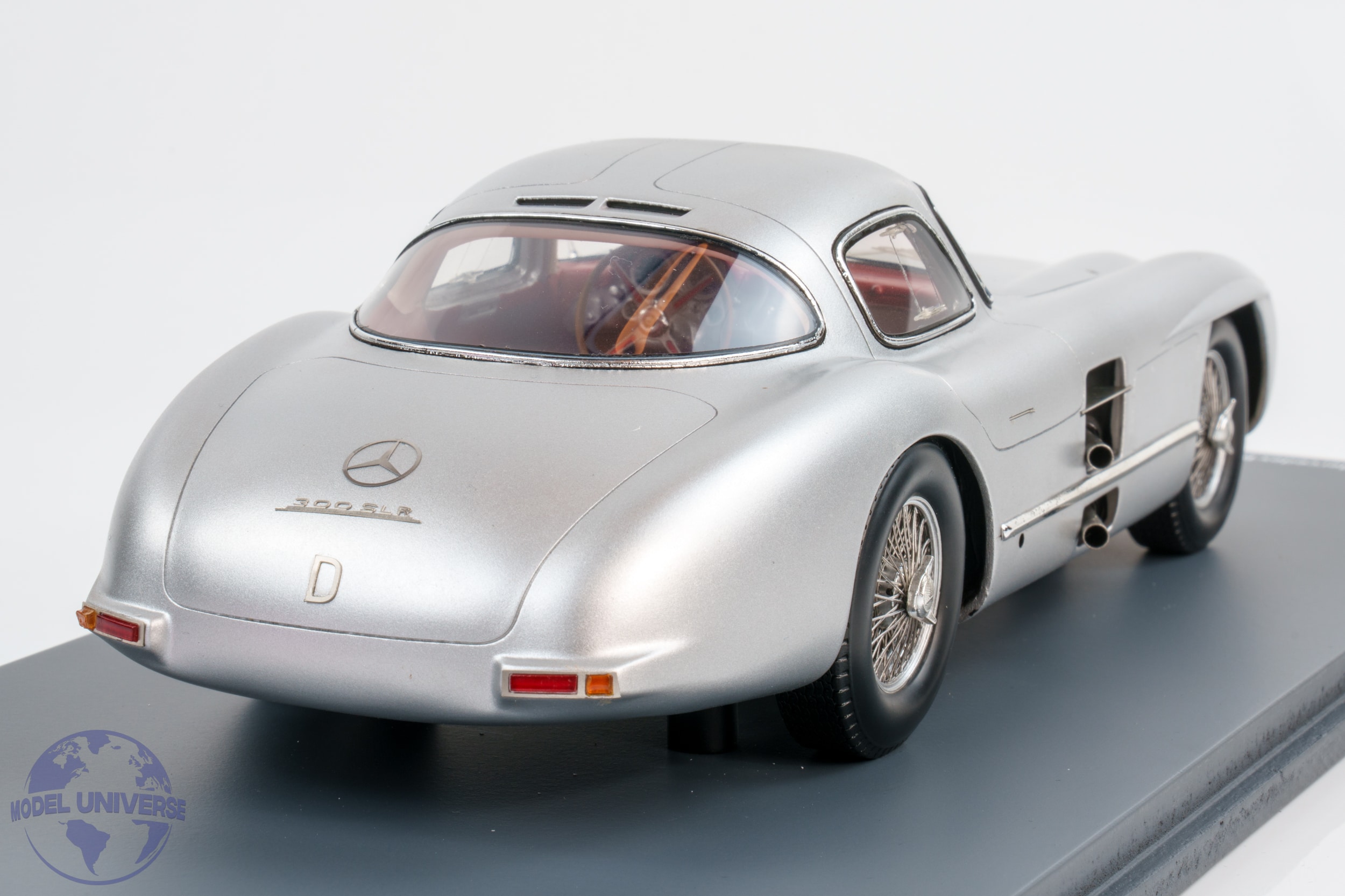 Schuco - 1:18 Mercedes-Benz 300 SLR Uhlenhaut Coupe 1955 Silver - Resin Model 6 Schuco - 1:18 Mercedes-Benz 300 SLR Uhlenhaut Coupe 1955 Silver - Resin Model
