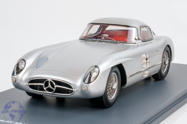 Schuco - 1:18 Mercedes-Benz 300 SLR Uhlenhaut Coupe 1955 Silver - Resin Model 11 Schuco - 1:18 Mercedes-Benz 300 SLR Uhlenhaut Coupe 1955 Silver - Resin Model
