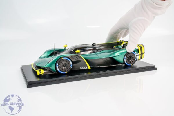 Spark - 1:18 Aston Martin Valkyrie AMR Pro 2022 Green - Resin Model 11 Spark - 1:18 Aston Martin Valkyrie AMR Pro 2022 Green - Resin Model