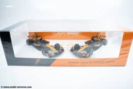 Spark - 1:43 McLaren MCL38 2024 Constructors Champion 2-Car Set with Pitboard - Resin Model