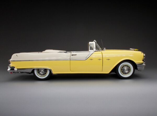 Sun Star - 1:18 Pontiac Star Chief Open Covertible Avalon Yellow / White Mist - Diecast Model 16 SUNSTAR 5059 7
