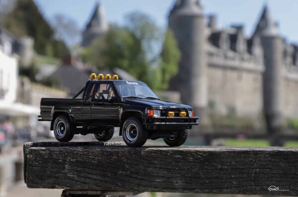Toyota Hilux SR5 Glossy Black 202 1985 - 1:18 Scale Limited Edition Resin Model by Otto Mobile 29 Toyota Hilux SR5 Glossy Black 202 1985 - 1:18 Scale Limited Edition Resin Model by Otto Mobile