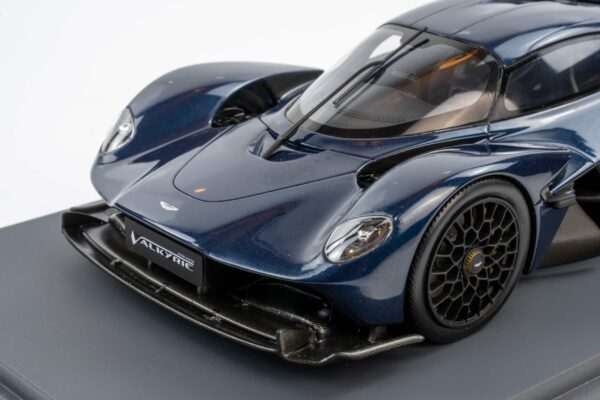 Schuco - 1:18 Aston Martin Valkyrie 2021 Mariana Blue - Resin Model 10 Schuco - 1:18 Aston Martin Valkyrie 2021 Mariana Blue - Resin Model