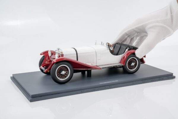 Schuco - 1:18 Mercedes-Benz 710 SSK White 1927 - Resin Model 10 Schuco - 1:18 Mercedes-Benz 710 SSK White 1927 - Resin Model