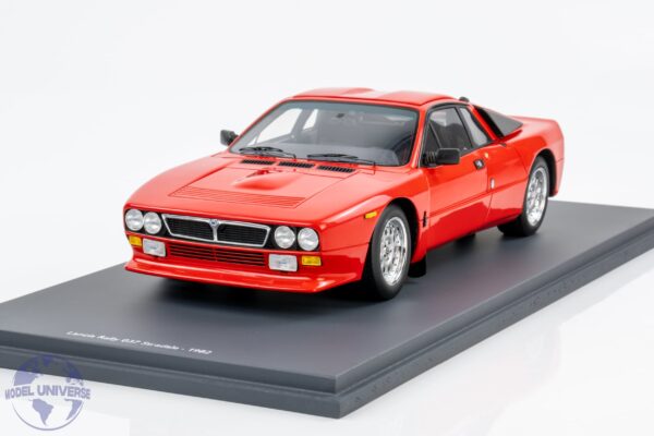 Schuco - 1:18 Lancia 037 Stradale Red 1982 - Resin Model 10 Schuco Lancia 037 Red 18U00037 2