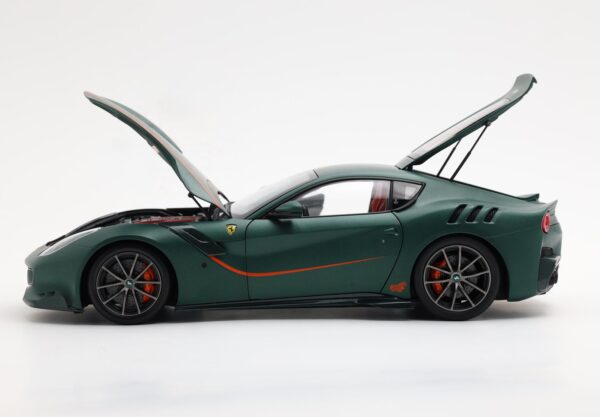 1:18 Ferrari F12 TDF Matt Green Tailor Made - Limited Edition Diecast Full-Opening Model - BBR Models