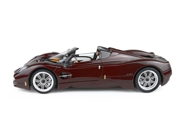 BBR - 1:18 Pagani Utopia Roadster Habanero Pebble Beach Launch Car Full Carbon Red - Limited Edition Resin Model