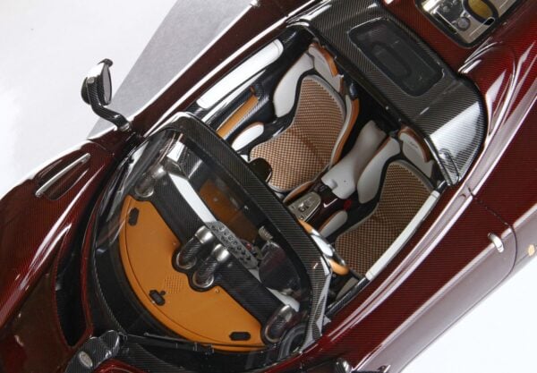 BBR - 1:18 Pagani Utopia Roadster Habanero Pebble Beach Launch Car Full Carbon Red - Limited Edition Resin Model