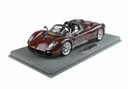 BBR - 1:18 Pagani Utopia Roadster Habanero Pebble Beach Launch Car Full Carbon Red - Limited Edition Resin Model