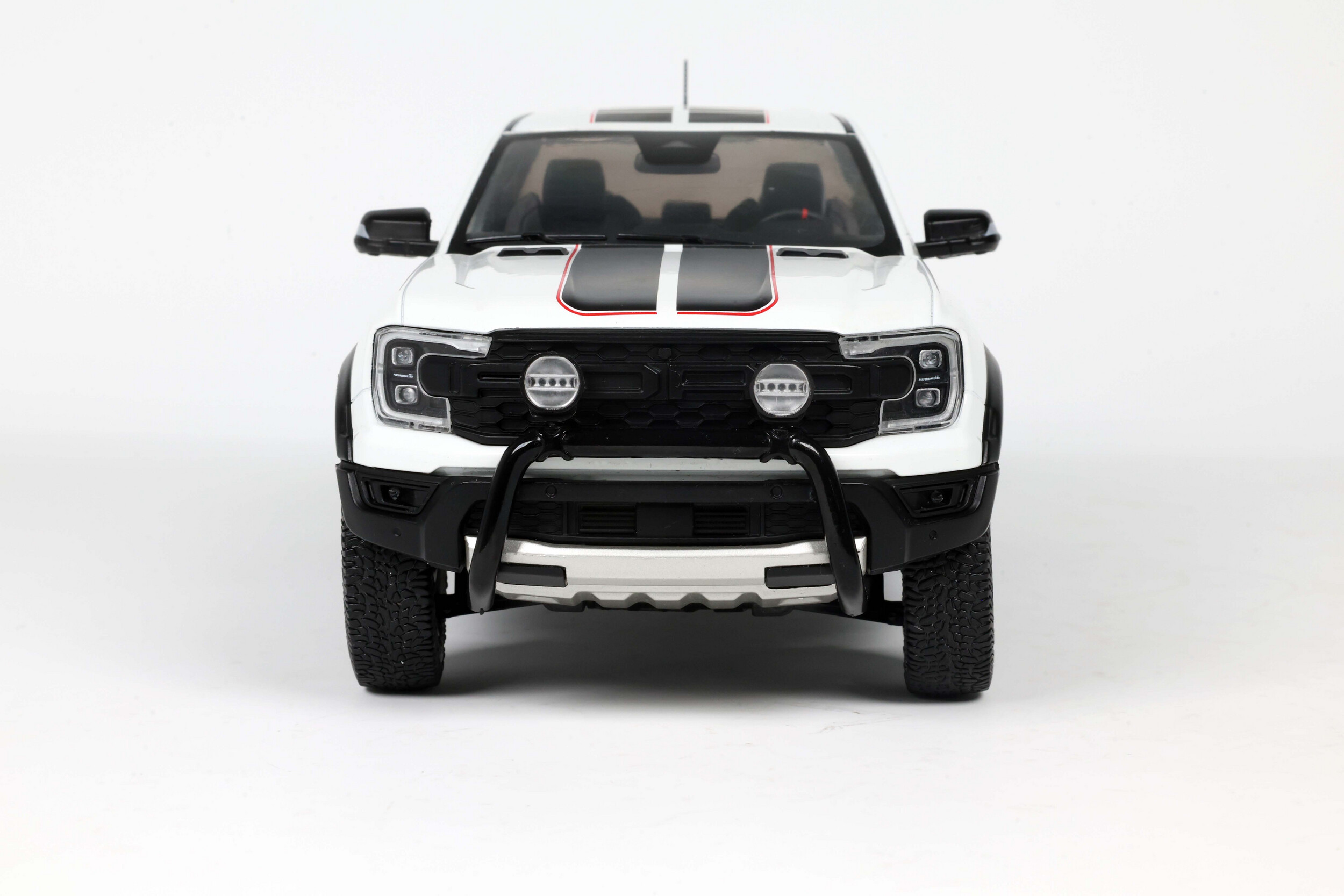Solido 1:18 Ford Ranger Raptor Ice White 2024 (S1813904) Diecast Model 5 Solido 1:18 Ford Ranger Raptor Ice White 2024 (S1813904) Diecast Model - Image 5
