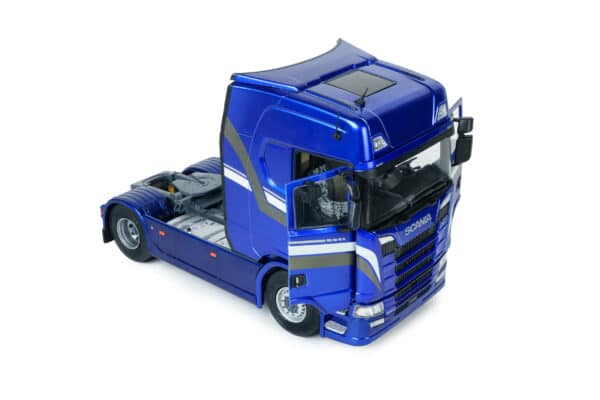 Solido 1:24 Scania 580S Highline Metallic Blue 2023 (S2400308) Diecast Model 12 Solido 1:24 Scania 580S Highline Metallic Blue 2023 (S2400308) Diecast Model