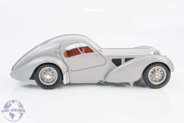 Solido - 1:18 Bugatti Type 57 SC Atlantic Grey 1937 - Diecast Model 17 Solido - 1:18 Bugatti Type 57 SC Atlantic Grey 1937 - Diecast Model