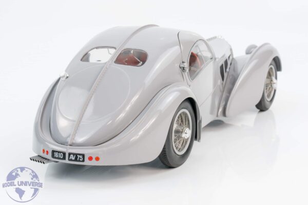 Solido - 1:18 Bugatti Type 57 SC Atlantic Grey 1937 - Diecast Model 16 Solido - 1:18 Bugatti Type 57 SC Atlantic Grey 1937 - Diecast Model