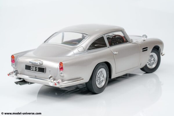 Solido - 1:18 Aston Martin DB5 1964 Silver Birch - Diecast Model 19 Solido - 1:18 Aston Martin DB5 1964 Silver Birch - Diecast Model