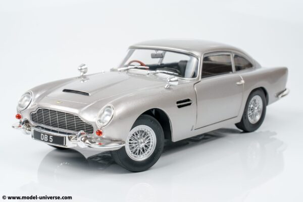Solido - 1:18 Aston Martin DB5 1964 Silver Birch - Diecast Model 18 Solido - 1:18 Aston Martin DB5 1964 Silver Birch - Diecast Model