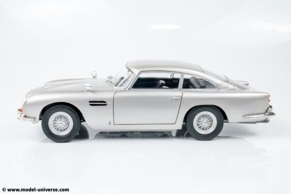 Solido - 1:18 Aston Martin DB5 1964 Silver Birch - Diecast Model 20 Solido - 1:18 Aston Martin DB5 1964 Silver Birch - Diecast Model