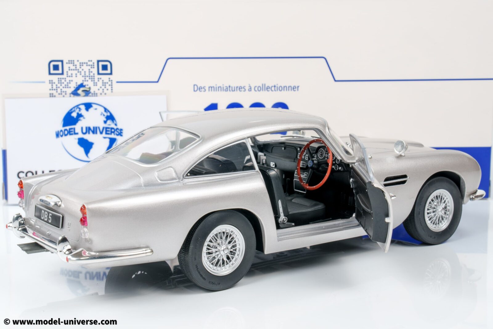 Solido 1:18 Aston Martin DB5 Birch Silver (S1807101) Model Car