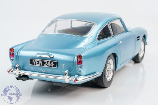 Solido - 1:18 Aston Martin DB5 1964 Light Metallic Blue - Diecast Model 20 Solido - 1:18 Aston Martin DB5 1964 Light Metallic Blue - Diecast Model