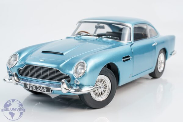 Solido - 1:18 Aston Martin DB5 1964 Light Metallic Blue - Diecast Model 19 Solido - 1:18 Aston Martin DB5 1964 Light Metallic Blue - Diecast Model
