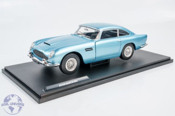 Solido - 1:18 Aston Martin DB5 1964 Light Metallic Blue - Diecast Model 16 Solido - 1:18 Aston Martin DB5 1964 Light Metallic Blue - Diecast Model
