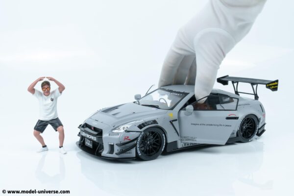 Solido - 1:18 Nissan GT-R (R35) Type 2 Liberty Walk LB Works with Kato San Figure - Limited Edition Diecast Model