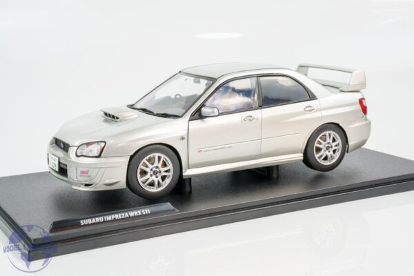 Solido - 1:18 Subaru Impreza WRX STI Silver Metallic 2004 - Diecast Model 15 Solido - 1:18 Subaru Impreza WRX STI Silver Metallic 2004 - Diecast Model