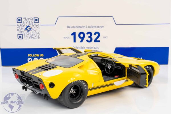 Solido - 1:18 Ford GT40 Mk1 1968 Yellow and Black - Diecast Model 14 Solido - 1:18 Ford GT40 Mk1 1968 Yellow and Black - Diecast Model